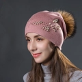 Bonnet en tricot rose pour femme avec perles, strass et pompon en fourrure doux - Taille unique / Rose + Pompon Naturel