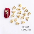 Golden heart-shaped nail charm with three white pearls and dimensions of 5.6x6.3mm - Gold Pearl Heart Style (1867)