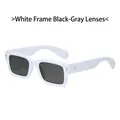 Lunettes de soleil rétro carrées blanches avec verres gris foncé et rivets en métal - Monture Blanche Verres Gris Foncé