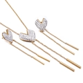 Set di gioielli cuore con frange dorate con pavé di cristalli e dettagli a forma di V - Set Collana + Orecchini / Oro (KS114960-KLX)