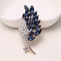 Elegante spilla a foglia con cristalli marquise blu scuro e strass con finitura oro rosa - Oro (MM-BR-490)