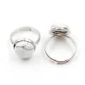 Detail of adjustable silver ring with marble-patterned white round gemstone - Adjustable Open / Howlite