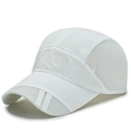 Gorra de béisbol blanca de secado rápido con paneles de malla transpirable deportivos - Ajustable / Blanco