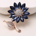 Spilla a girasole con cristalli blu scuro e finitura in lega oro rosa - MM-BR-0496 Oro (Girasole)