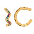 Detailansicht goldener Ohrmanschetten mit bunten Zirkoniasteinen in Wellen- und C-Form - Stil A (Wellen- und Ring-Set)