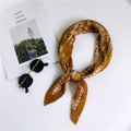 Ingwergelber Plissee-Seidenschal mit weißen Blumenmustern und weichen geometrischen Drucken - 4 Plissee Punkte Paisley Gelb