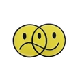 Détail du pin's rond en émail jaune avec visages superposés souriant et triste - Double Visage Souriant (XZ2146)