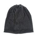 Dettaglio del tessuto in maglia grigio scuro con trama elastica morbida sul berretto - Grigio Melange