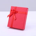 Rode sieradendoos met getextureerd papier en elegante decoratie van een lintroos - 9*7*2.8cm / Rood