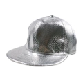 Gorra snapback de cuero PU plateado con textura de serpiente y visera plana metálica - 56-60cm Ajustable / Plateado