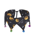 Detail eines verstellbaren Halloween-Tierhalsbands mit Glocken und Kürbismotiven - Halsumfang 20-39cm / Schwarz