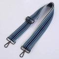 Tracolla larga in tessuto regolabile con motivo geometrico blu e bianco e ganci in metallo - Accessori Canna di Fucile Stile 02