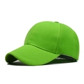 Dettaglio di un cappellino da baseball in poliestere verde neon con cuciture rinforzate - Regolabile / Verde Erba