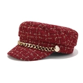 Dettaglio cappello militare in tweed bordeaux con catena dorata e finitura metallica - M (56-58cm) / Rosso