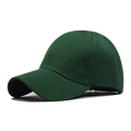 Dettaglio delle cuciture e visiera curva su un berretto da baseball verde scuro tinta unita - Regolabile / Verde Scuro