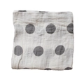 Couverture d'emmaillotage en mousseline blanche pour bébé avec motifs à pois gris - Grands Pois
