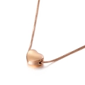 Elegante Halskette mit Herzanhänger in Roségold und feiner Boxkette für Damen auf Weiß - Halskette mit Herzanhänger / Roségold