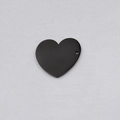 Vista macro de un colgante de corazón de acero inoxidable negro pulido de 1,5mm para joyería - 27*30mm / Negro