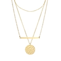 Detail van drielaagse vergulde ketting met staafje en een gehamerde ronde hanger - Goud