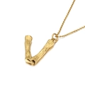 Collana con ciondolo lettera V dorata in acciaio al titanio con trama a corteccia - Ciondolo Lettera V (KP82118-KHX)