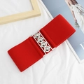 Ceinture large élastique rouge vif avec boucle argentée et clous sphériques pour robes - 65cm / Rouge