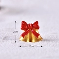 Miniatura campana de Navidad dorada con lazo rojo en escena de nieve, tamaño de 2cm - Estilo 8 Campana