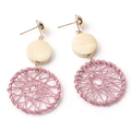 Orecchini bohémien rosa con dischi di legno e design a forma di acchiappasogni - Rosa/Legno Naturale
