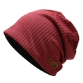 Detalle del gorro burdeos con parche de cuero y adorno de espina de pescado en bronce - M(56-58cm) / Rojo