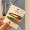 Set of two triangle and teardrop hair clips in matte green and wood grain finish - Two-Piece Set / Green