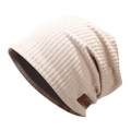 Berretto in maglia beige con toppa in pelle a spina di pesce e dettaglio piuma moda - M(56-58cm) / Beige