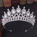 Dettaglio corona da sposa argento con strass a goccia e lavorazione in lega traforata - Argento Spesso Strass Bianchi