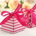 Cajas de dulces de boda rosa en forma de pirámide con cintas de Thank You - Rosa Rojo / 7.5*7.5*8.2cm