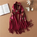Châle en laine rouge foncé avec broderies florales et détails de franges fins - 200cm / Rouge Jujube Brodé