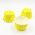 Pirottini di carta gialla con pois bianchi classici per muffin e cupcake - Pois Gialli 50 Pz