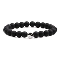 Vista macro del bracciale con perline nere opache e ciondolo con simbolo Yin e Yang - Pietra Nero Opaco