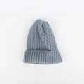 Klassische graue Strickmütze mit Zopfmuster und dickem Umschlag für den Winter - M (56-58cm) / Graublau
