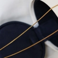 Macro shot of 18K gold plated stainless steel box chain necklace detailing model 10 - Box Chain / 45 cm / Gold