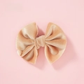 Champagne velvet bow hair clip for children with soft scalloped princess design - Beige