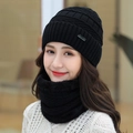 Set invernale da donna con berretto nero in maglia e scaldacollo in maglia grossa fodera - Nero