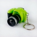 Portachiavi mini fotocamera reflex verde neon e nero con luce LED ed effetti sonori - Anello Piatto / Verde