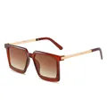 Square fashion sunglasses with amber frame, gold temples and gradient tea lenses - Tea Frame Gradient Tea Lens
