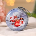 Runder Weihnachts-Geldbeutel aus Weißblech mit Weihnachtsmann, Schneemann und Hängeseil - Weihnachtsmann & Schneemann / Rot