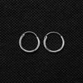 Paio di orecchini a cerchio in argento minimalista per uno stile rock e punk - Taglia 18/Diametro 18mm / Argento