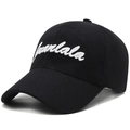 Gorra de béisbol clásica de lana negra con bordado cursivo blanco en vista lateral - Ajustable / Negro