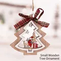 Ciondolo albero di Natale in legno con motivi Babbo Natale e fiocco scozzese, 11cm - Ornamento a Forma di Albero di Natale HF-19C102