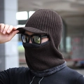Passamontagna da uomo in maglia marrone scuro con fodera in pile e visiera invernale - Striscia Verticale con Tesa / caffè