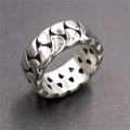 Anillo trenzado unisex de acero inoxidable con textura de relieve y detalles calados - US 7 / Color Acero