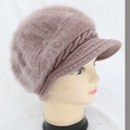 Berretto in maglia con visiera da donna in rosa antico, caldo interno in ecopelliccia - Taglia unica / Catena Ritorta / Cammello