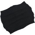 Detailopname van een zwarte gebreide hoofdband met dikke elastische textuur en golfpatroon - Zwart