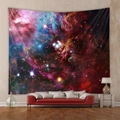 Vista detallada de un gran tapiz de galaxia nebulosa colgado como decoración de salón - 73X95CM Cepillado / GT102001